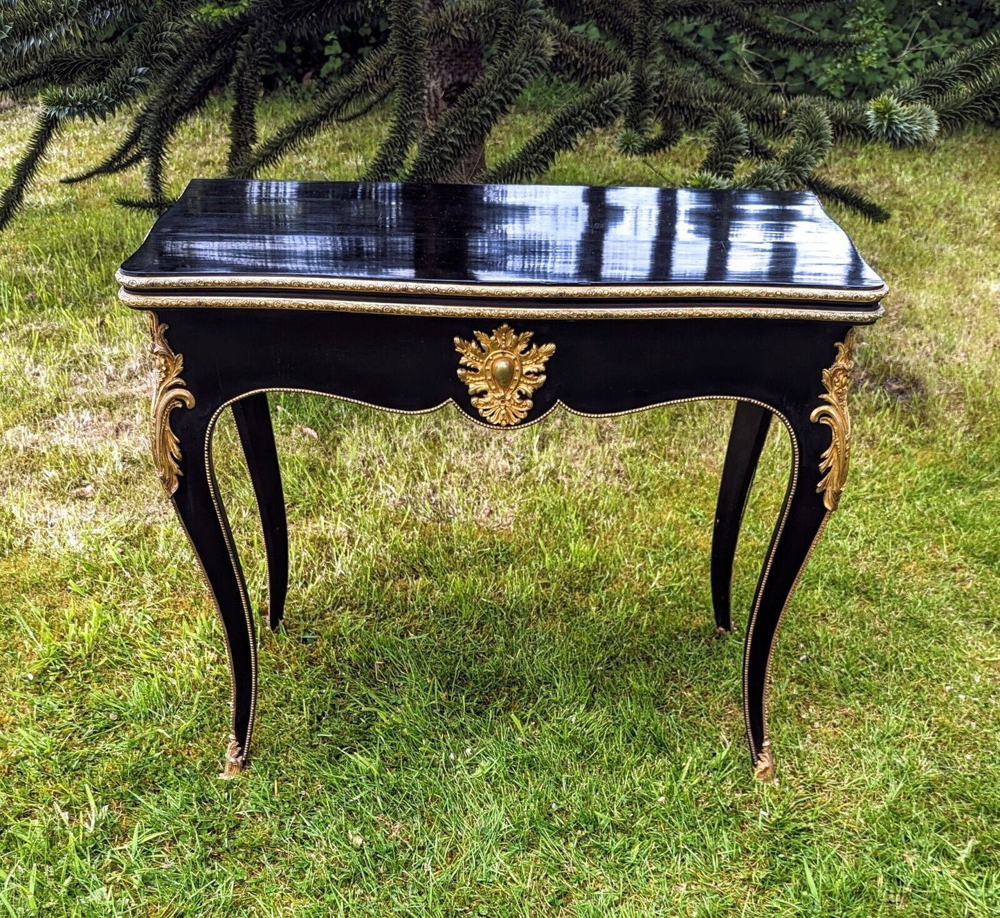 Quality Ebonised Table Gilt Ormolu From Home Of Axel Vervoordt Visual Artist - Free UK Delivery