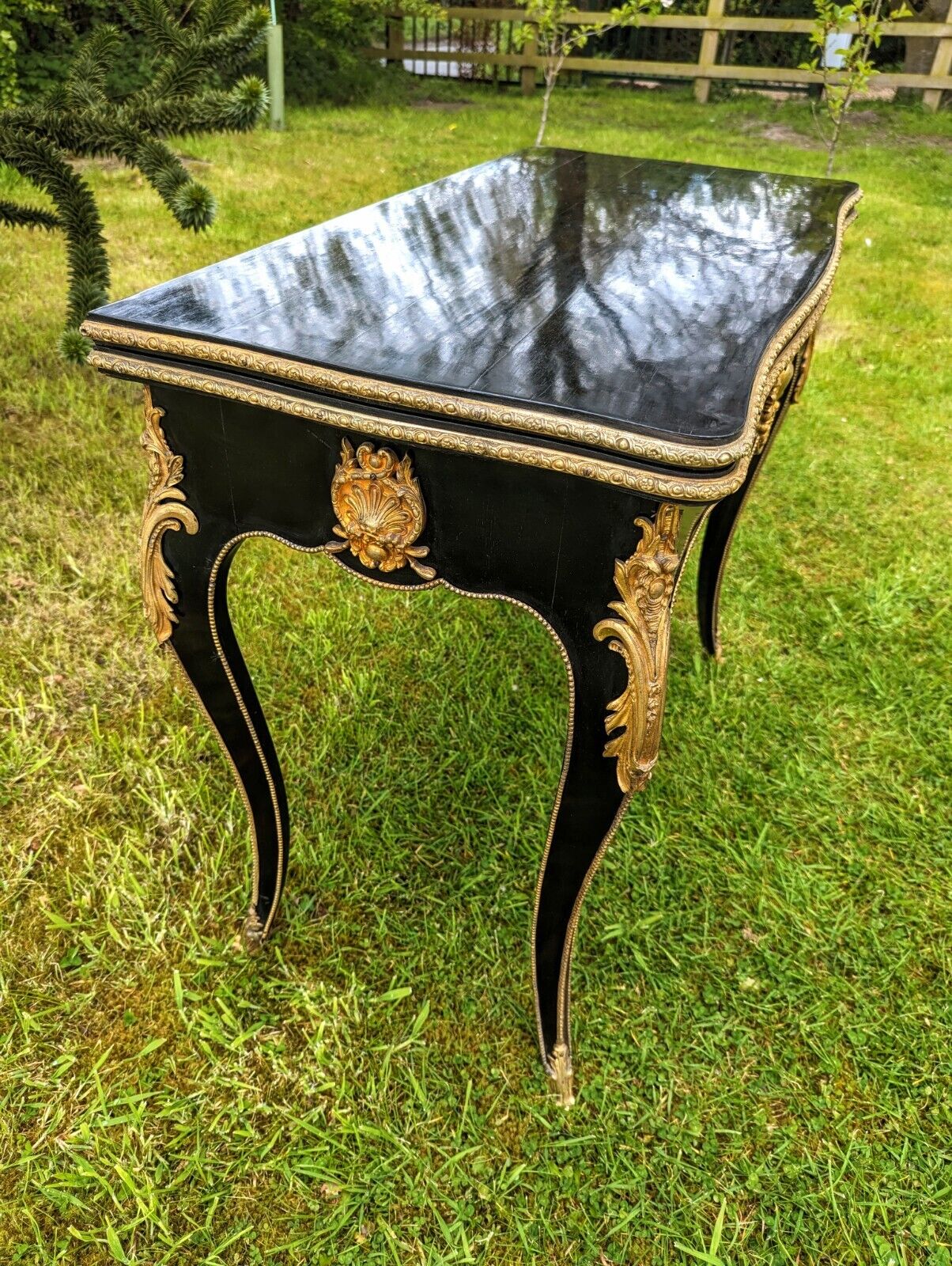 Quality Ebonised Table Gilt Ormolu From Home Of Axel Vervoordt Visual Artist - Free UK Delivery