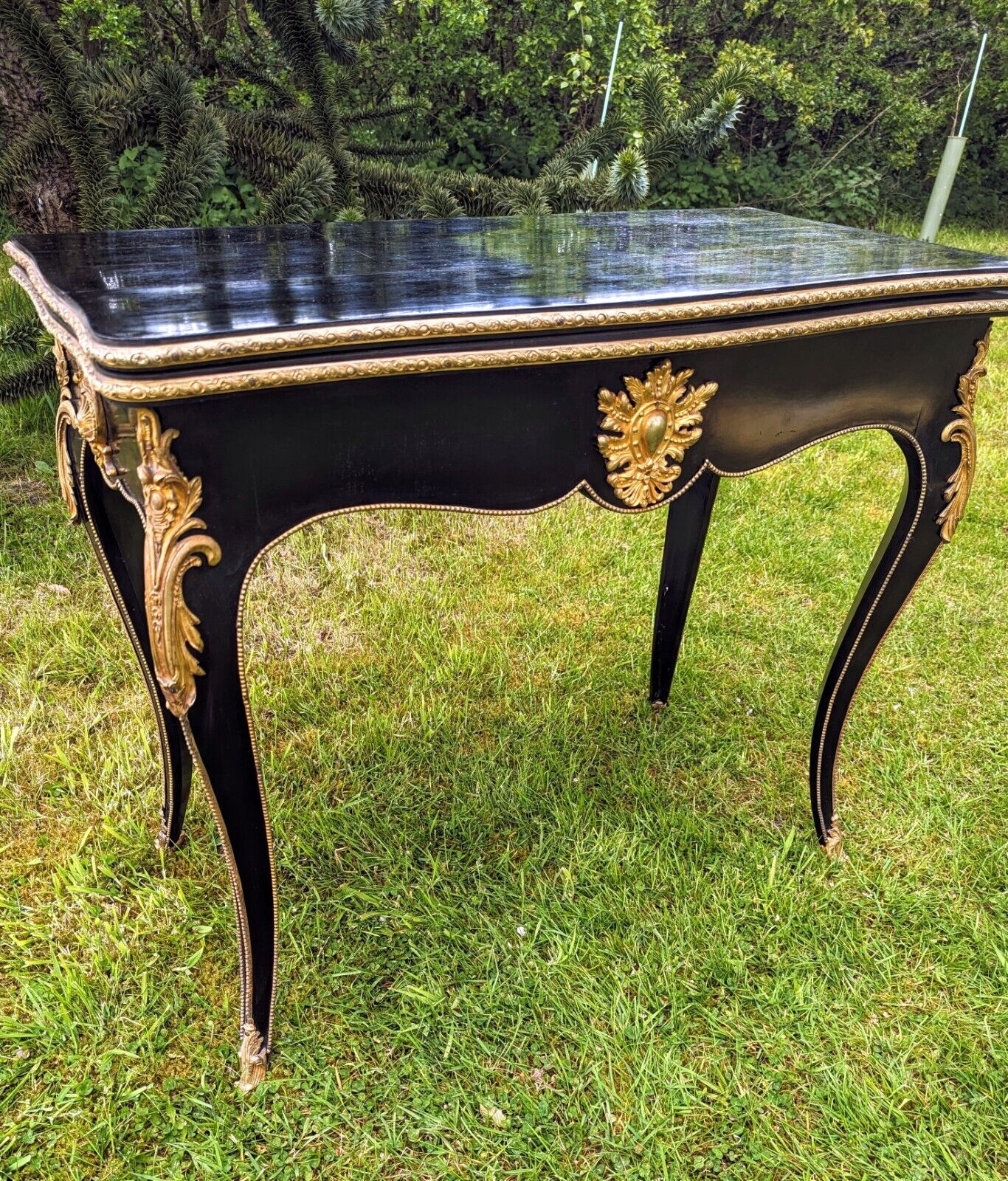 Quality Ebonised Table Gilt Ormolu From Home Of Axel Vervoordt Visual Artist - Free UK Delivery