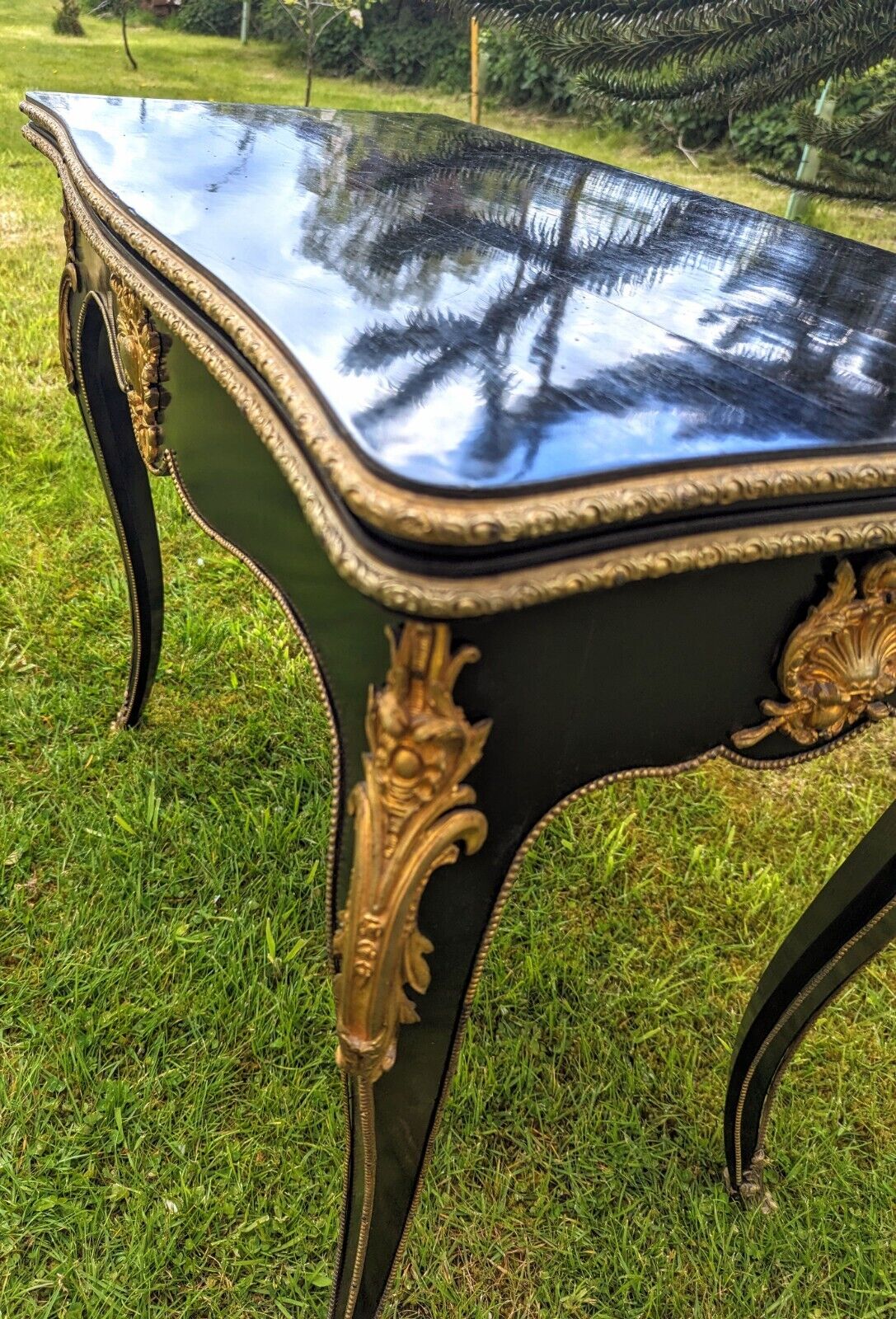 Quality Ebonised Table Gilt Ormolu From Home Of Axel Vervoordt Visual Artist - Free UK Delivery