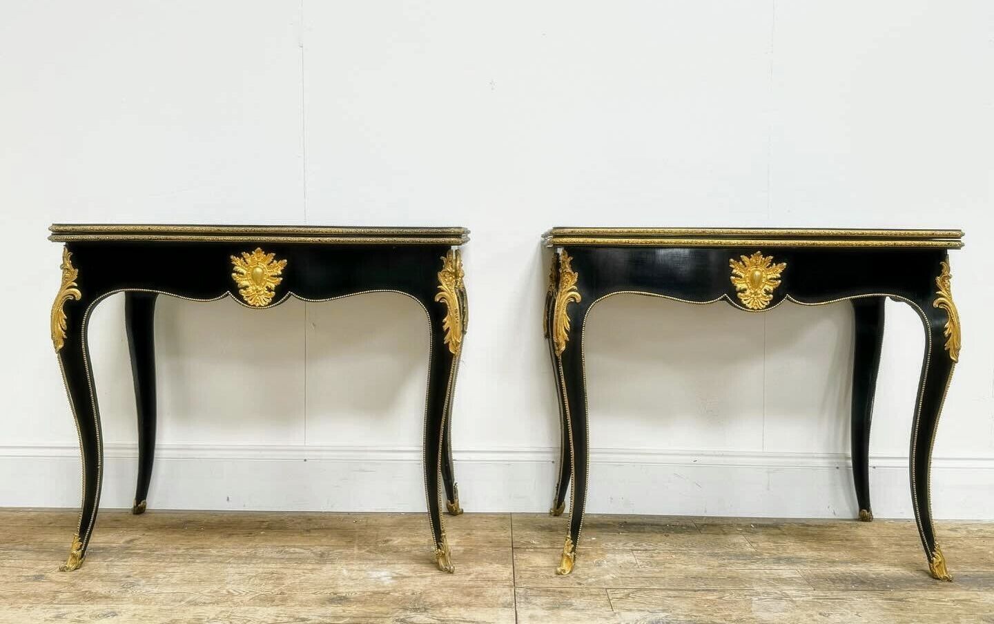 Quality Ebonised Tables Gilt Ormolu From Home Of Axel Vervoordt Visual Artist - Free UK Delivery