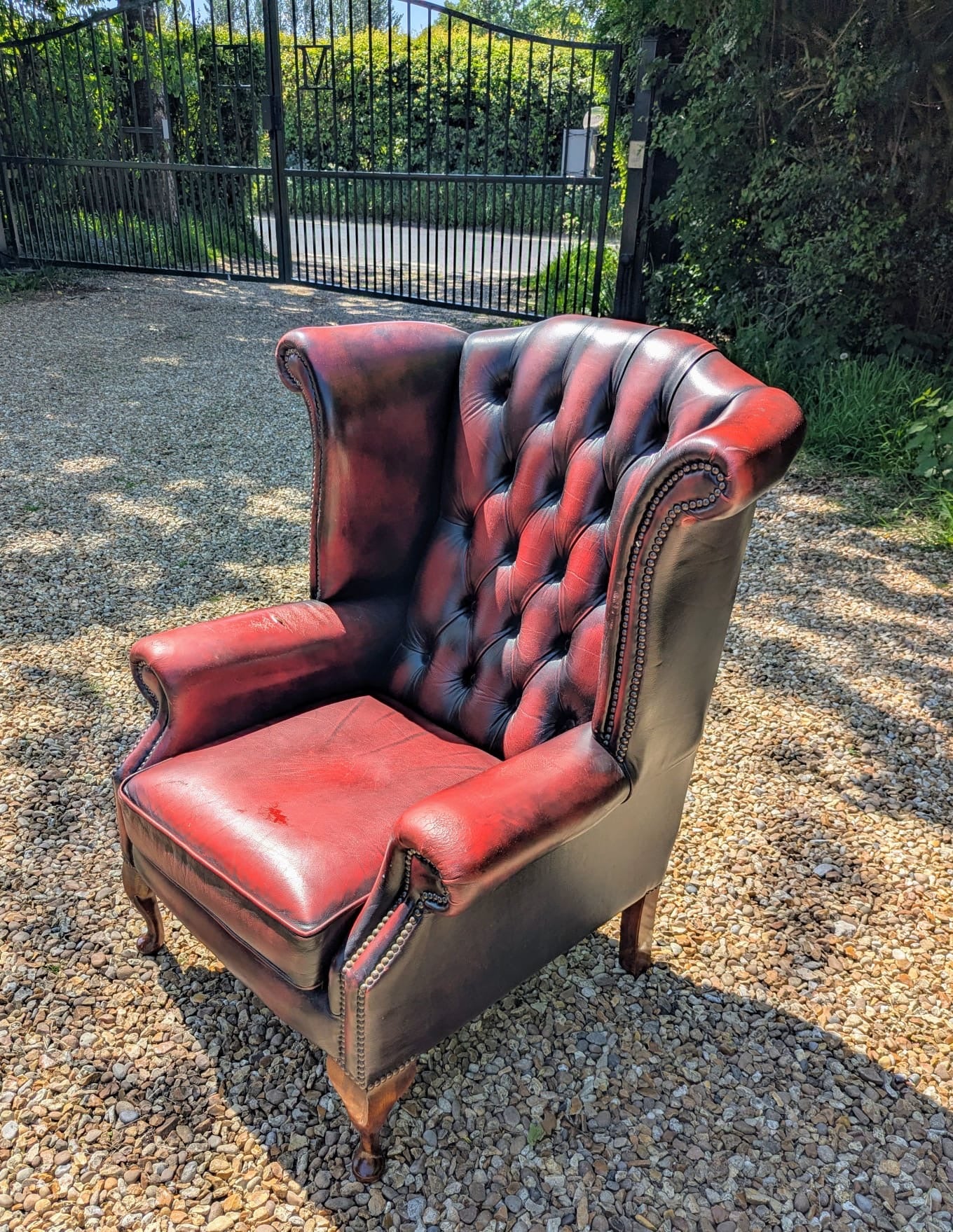 Superb Quality Vintage Oxblood Chesterfield ,Walnut Supports Delivery Available