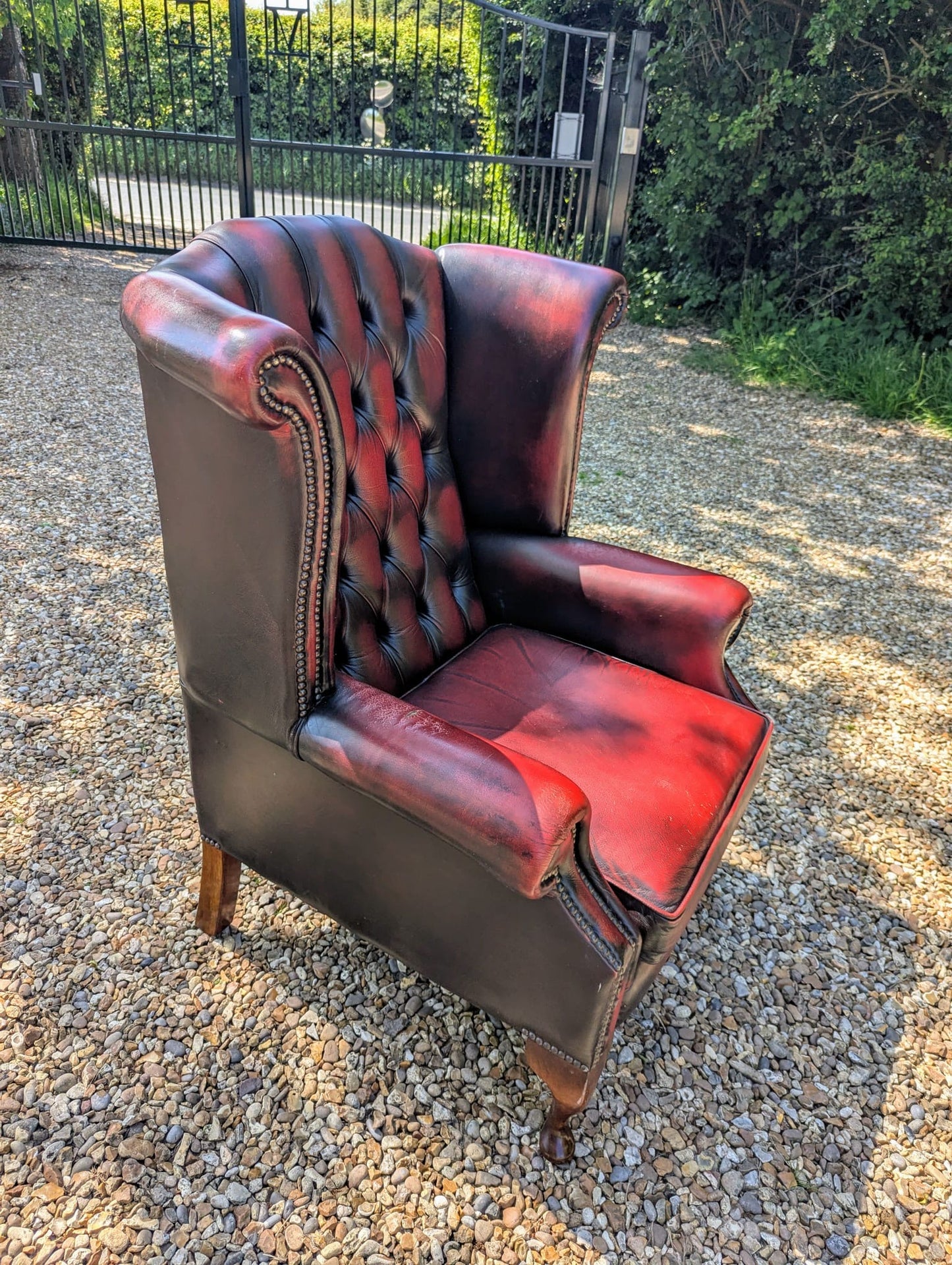 Superb Quality Vintage Oxblood Chesterfield ,Walnut Supports Delivery Available