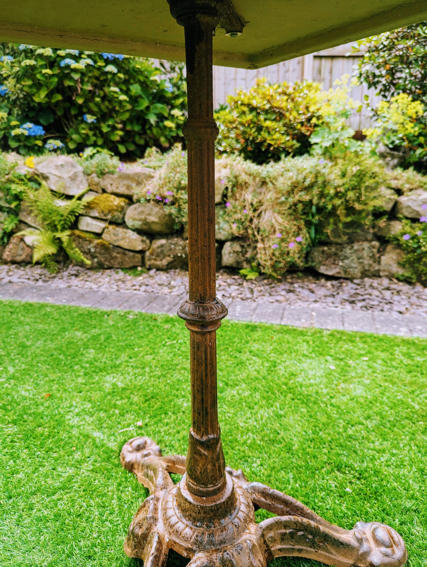 Vintage Simulated Marble decorative Iron Bistro Table (Thierry) - Free UK Delivery