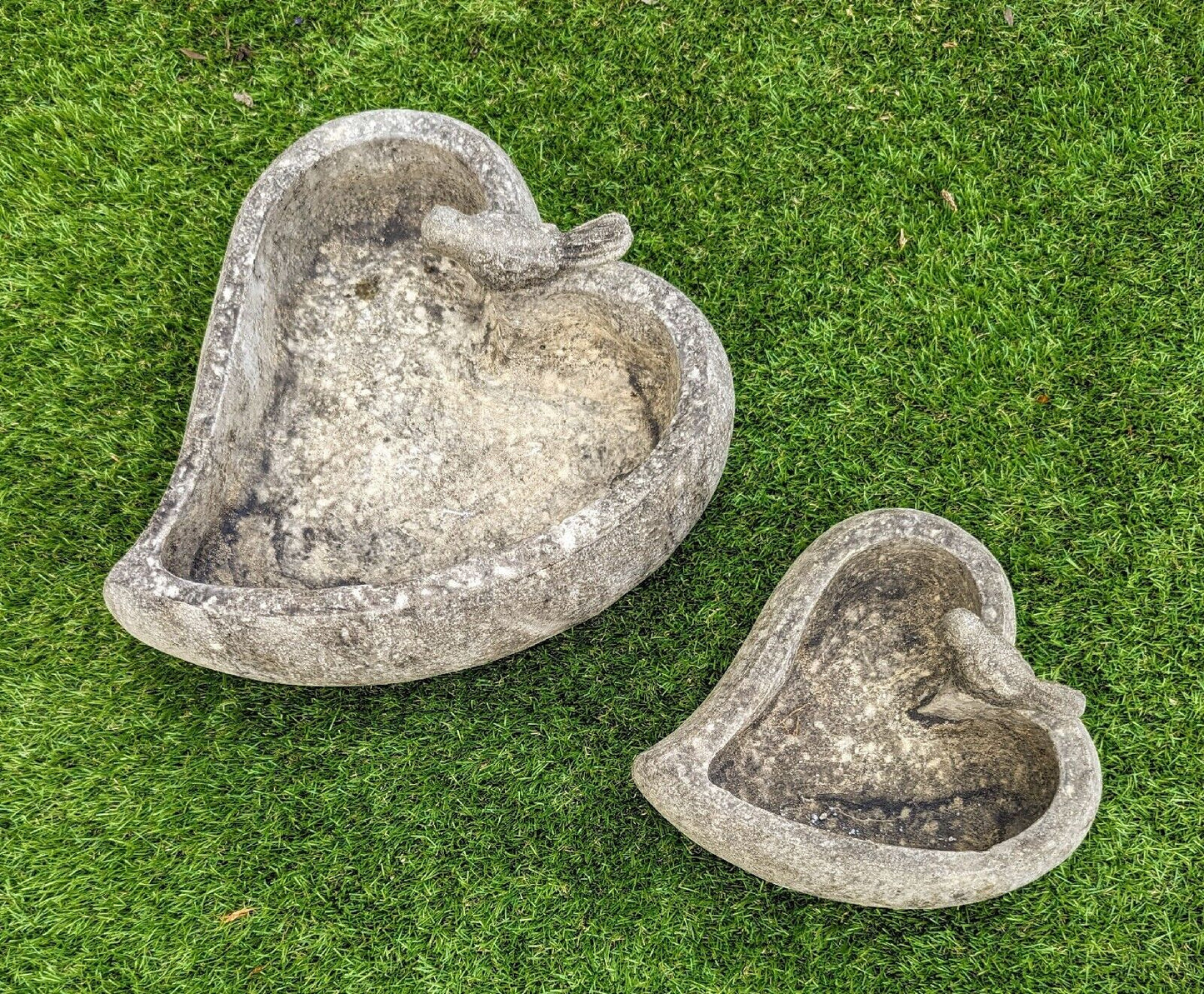 English stone heart bird baths - Free UK Delivery