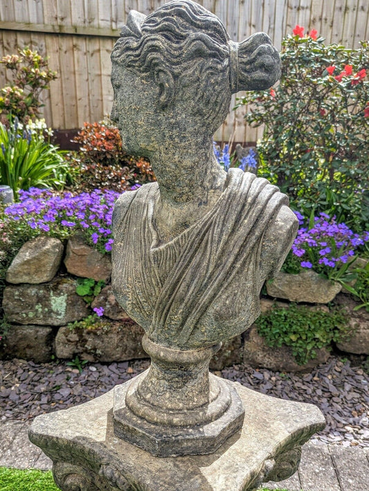 English stone Aphrodite garden ornament - Free UK Delivery