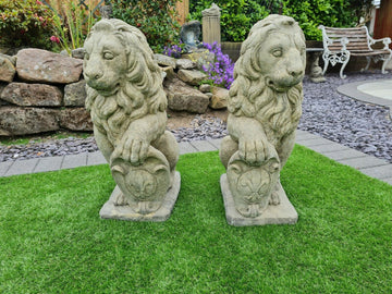 English stone heraldic lions - Free UK Delivery
