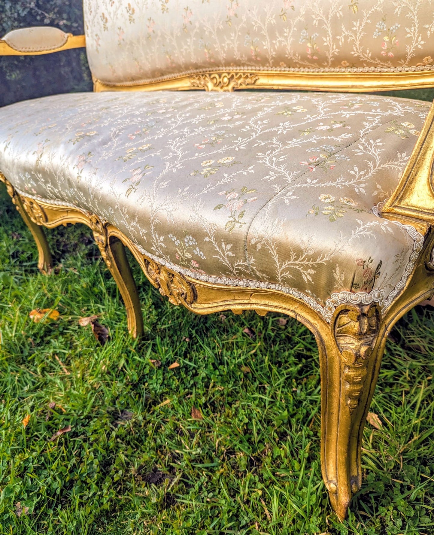 Louis XV style Suite Silk Floral Upholstery - Delivery Available