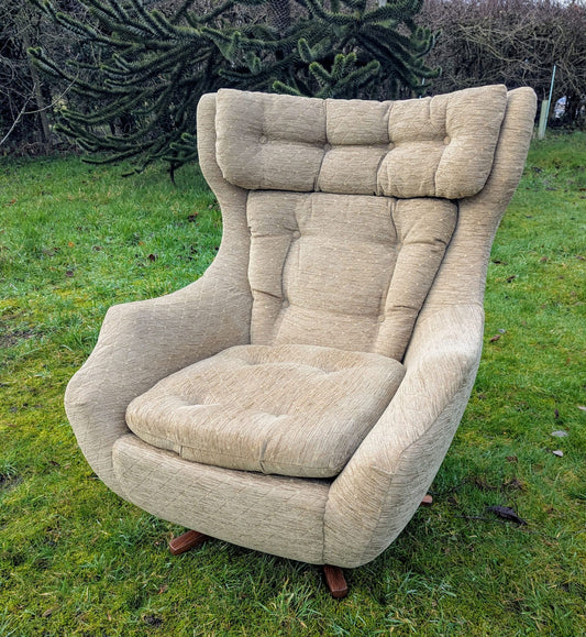 Vintage Mid century Parker knoll statesmen swivel armchair - Delivery available.