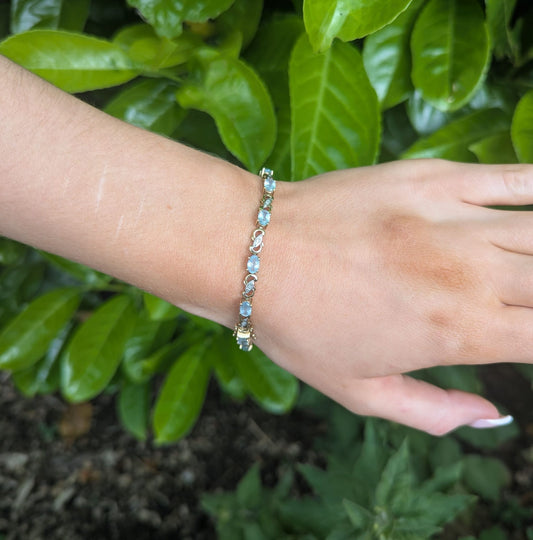9ct Yellow Gold & Diamond Vintage bracelet, Sky blue gems - 0340