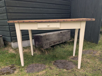 Vintage French pine farmhouse table with Drawer - Delivery available 0262