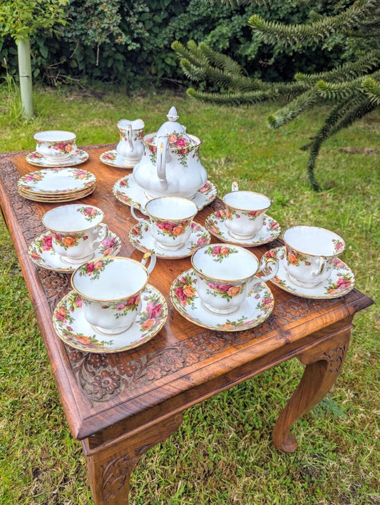 Vintage Royal Albert Old Country Roses 22 Piece Tea Set - Courier Delivery Avail