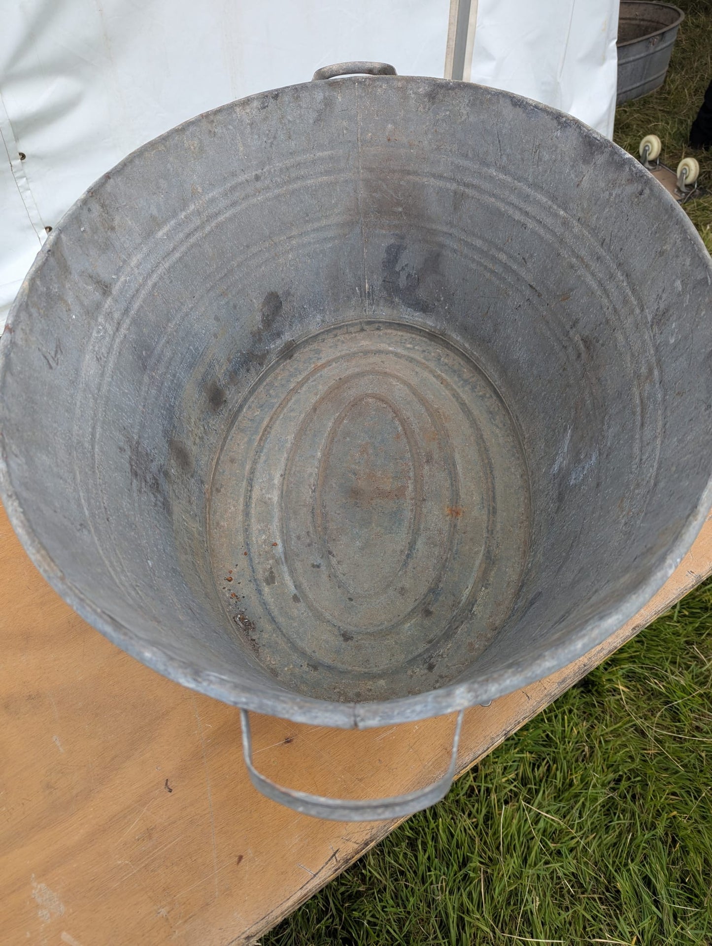 Vintage Metal bath tub planter Toby 2nd - Delivery Available