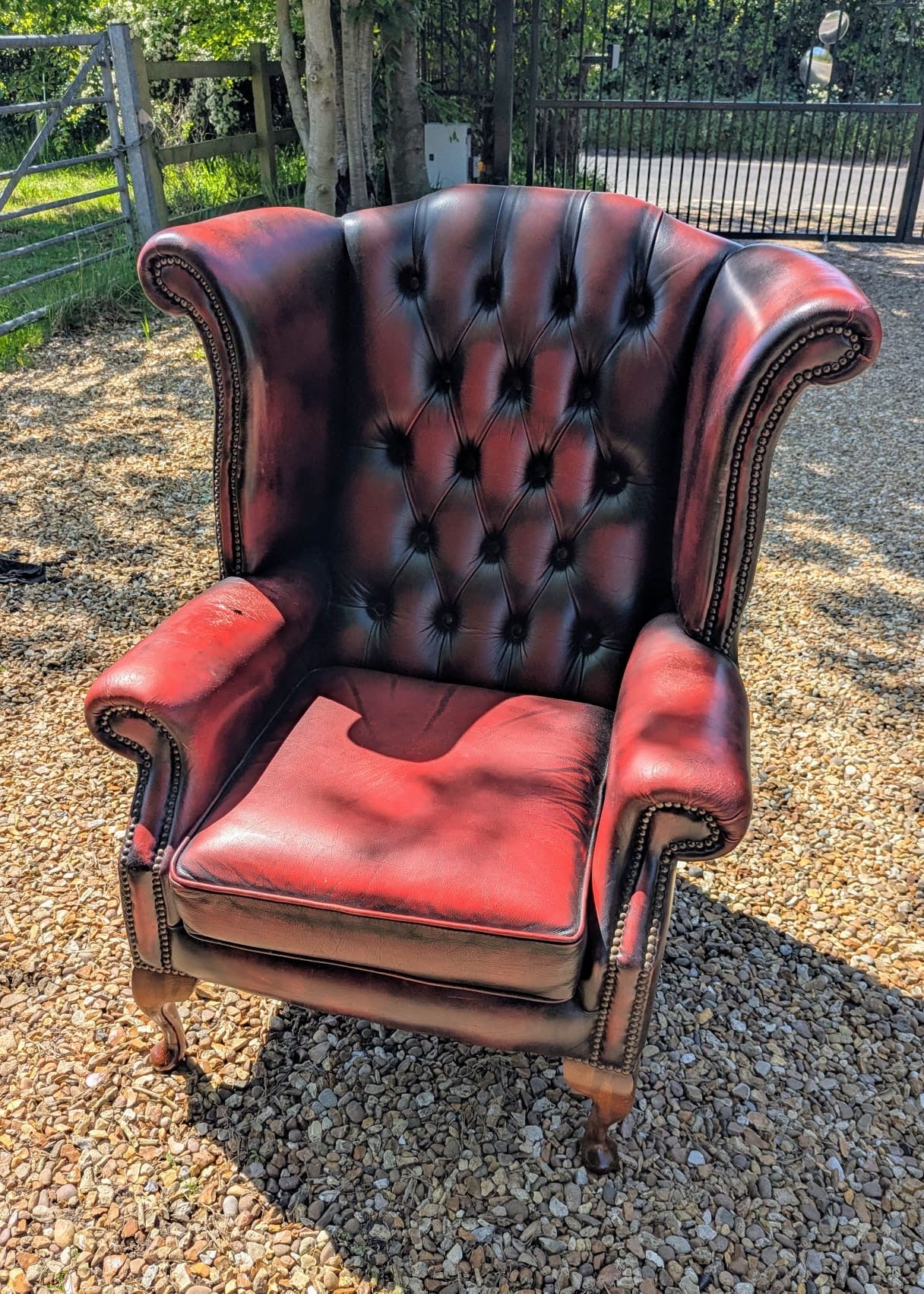 Superb Quality Vintage Oxblood  Chesterfield ,Walnut Supports Delivery Available