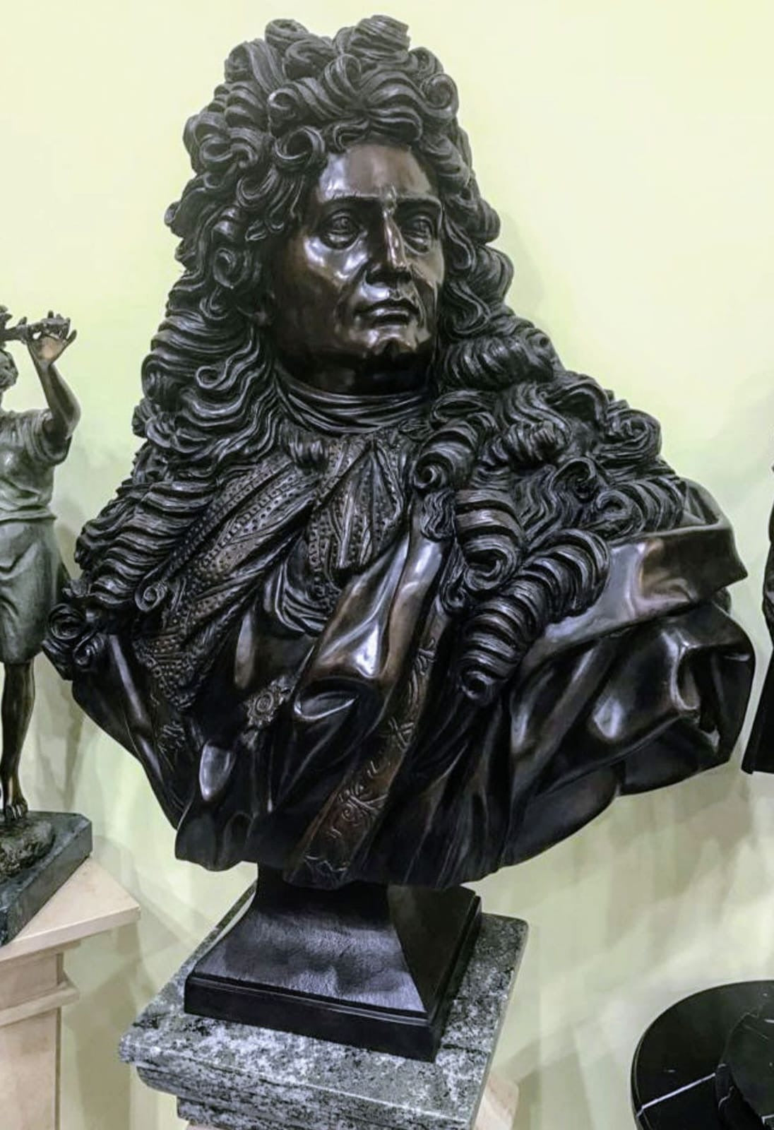 Italian black bronze bust depicting Louis X1V - delivery available