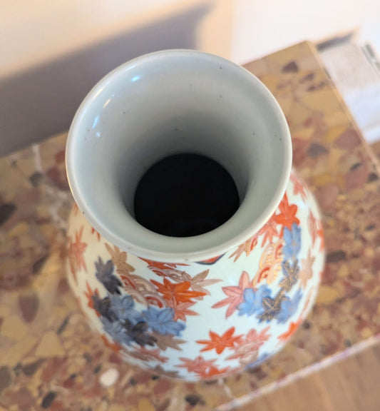 Long neck Japanese Imari vase Meiji period - Delivery Available 0377
