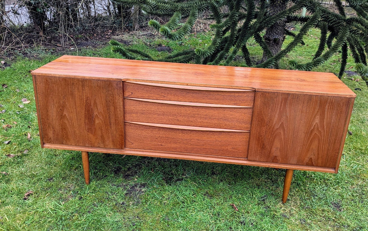 Superb Mid Century Modern McIntosh Style 2 Door Sideboard - Delivery Available