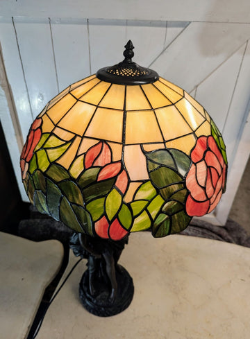 Classical Tiffany Style Lamp - Delivery available.