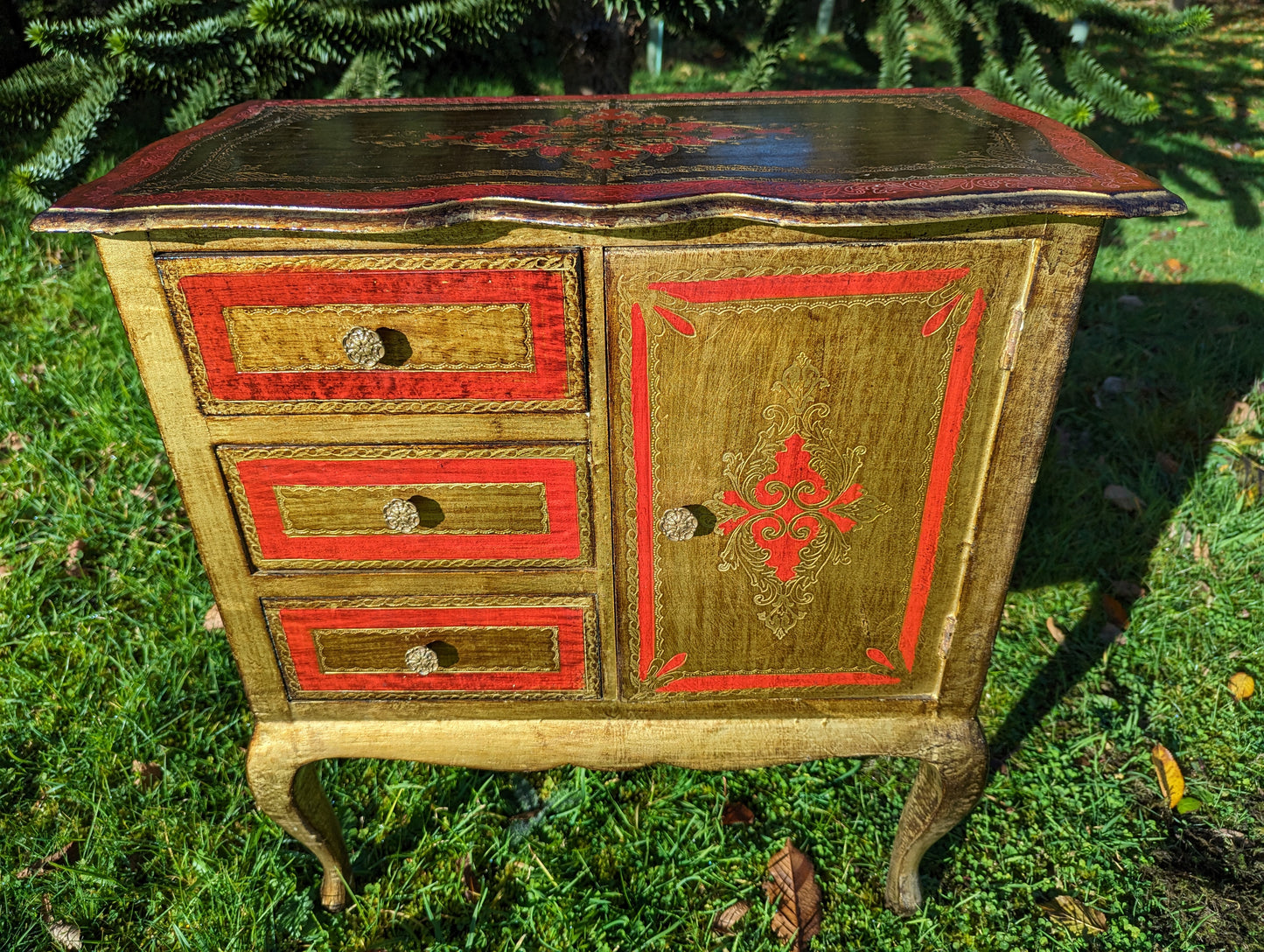 Early 20th century Italian Florentine cabinet - Free UK Delivery