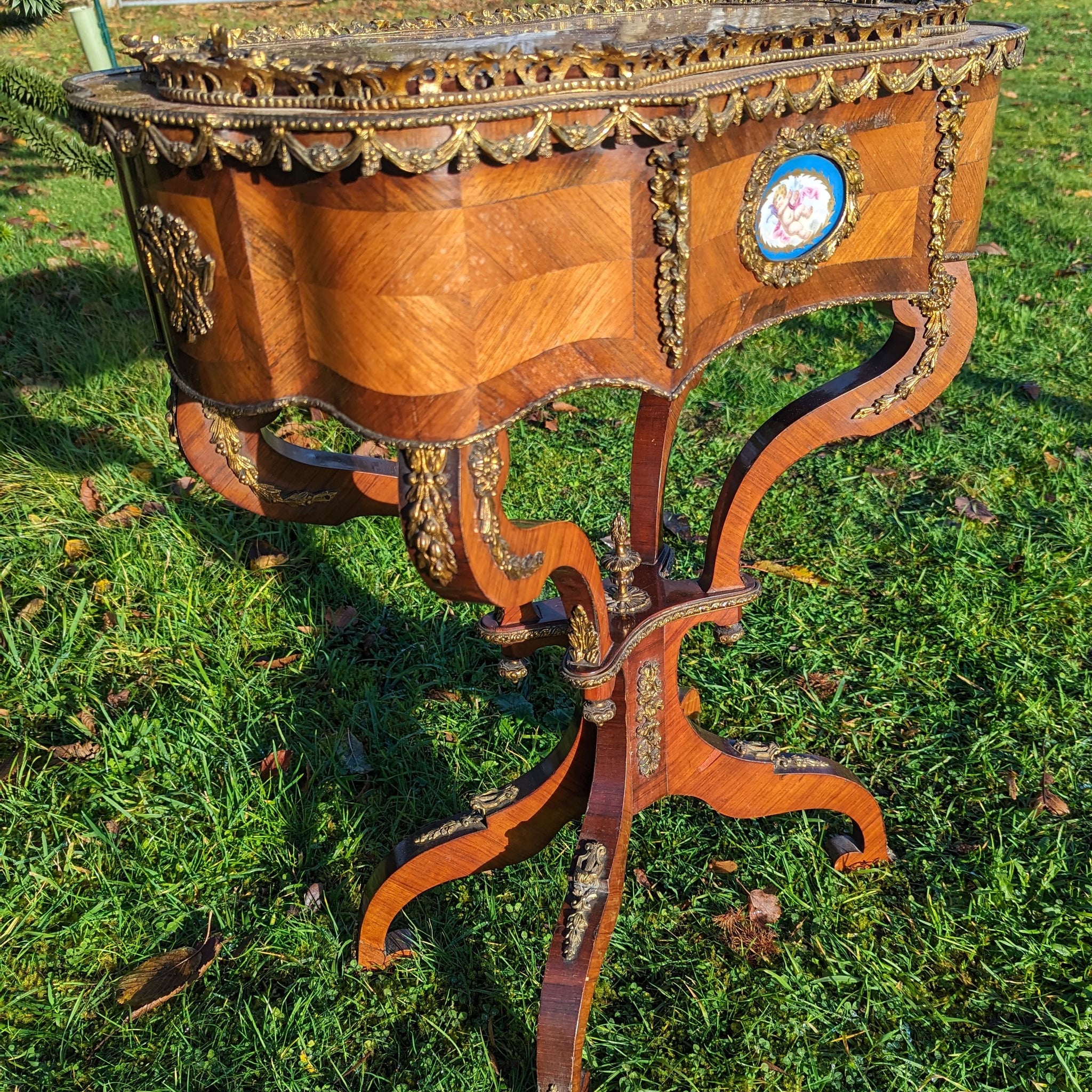 Napoleon III kingswood ormolu mounted planter - table