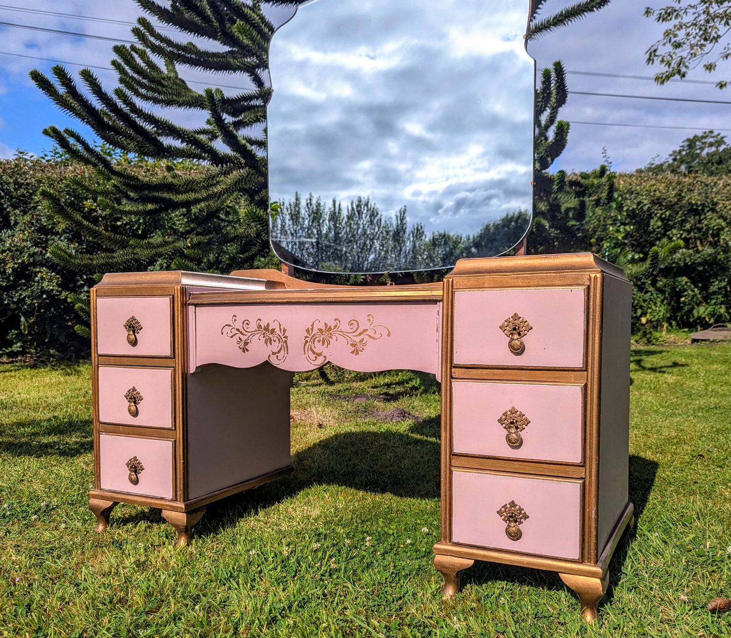 Vintage Art Deco Dresser With Bevelled Edge Mirror