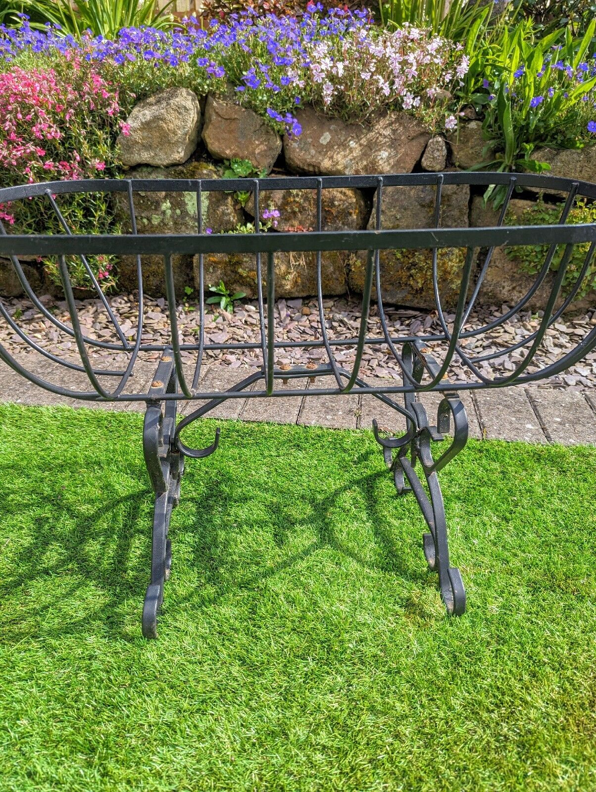 VINTAGE METAL WIRE STAND PLANTER POT HOLDER