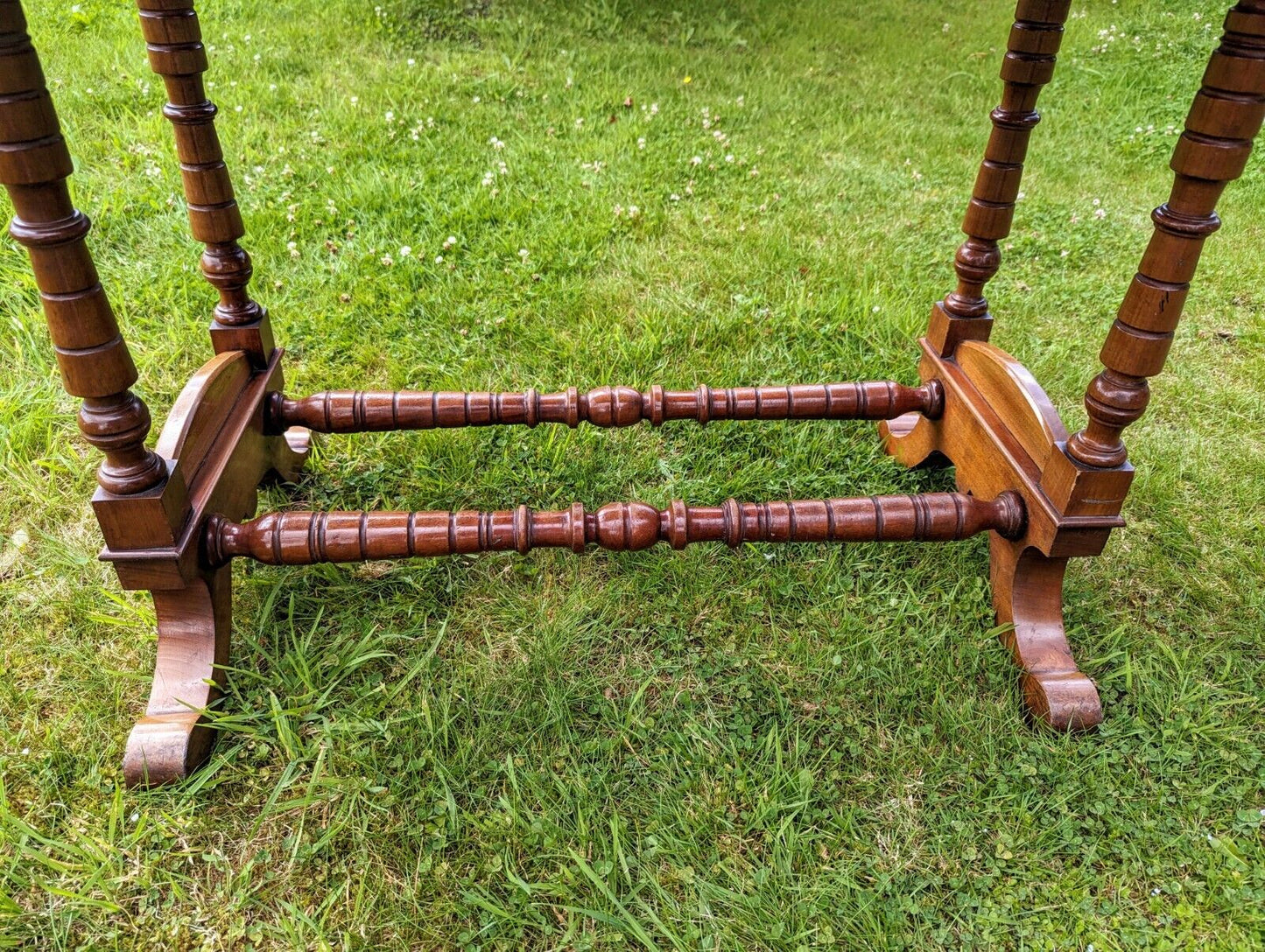 Antique Victorian walnut dining table