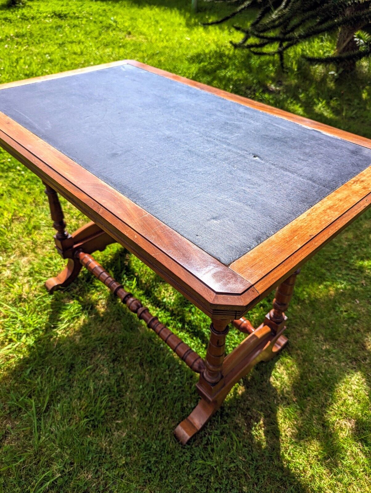 Antique Victorian walnut dining table