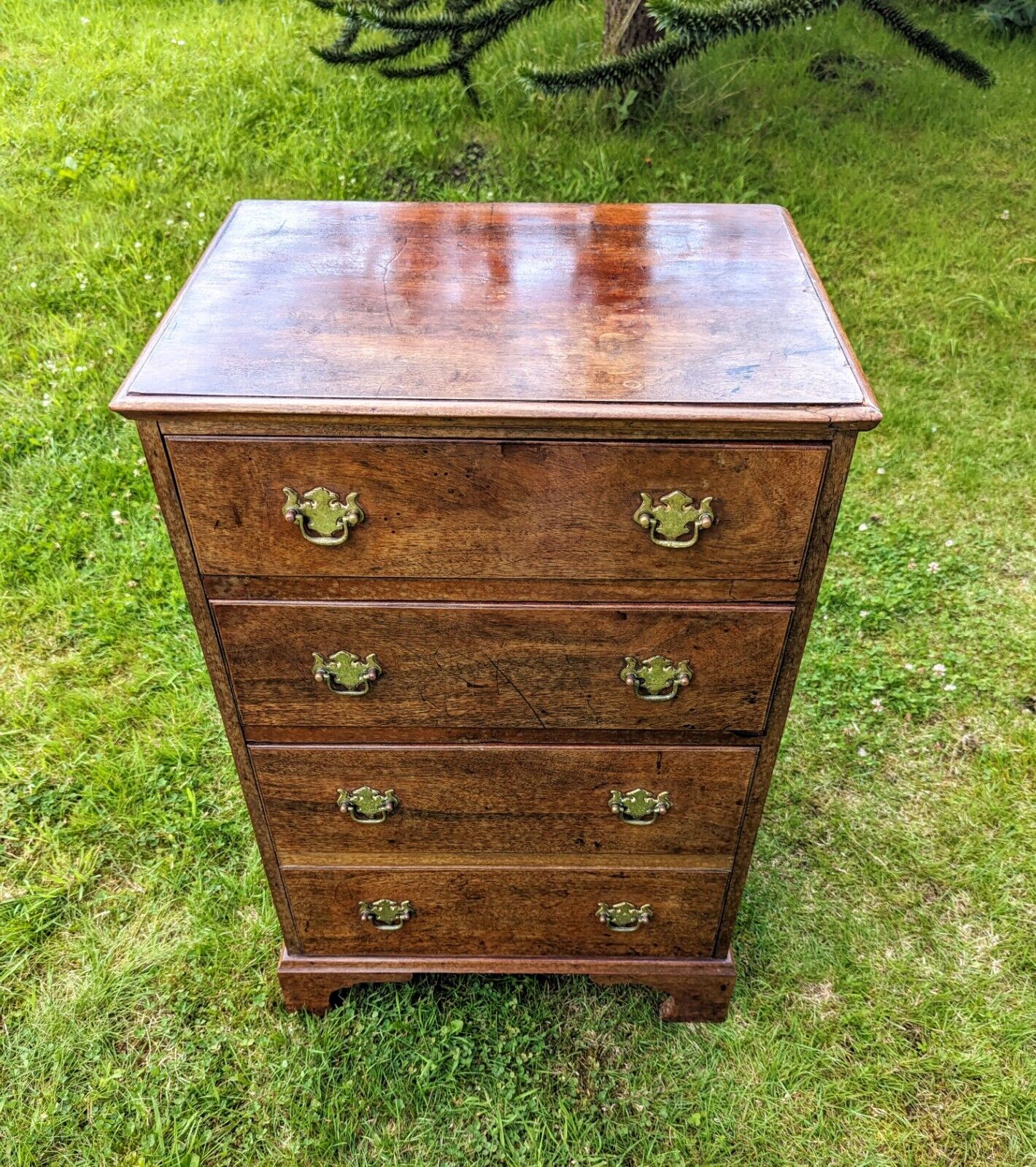 SUPERB ANTIQUE GEORGIAN OAK CHEST OF THREE DRAWERS