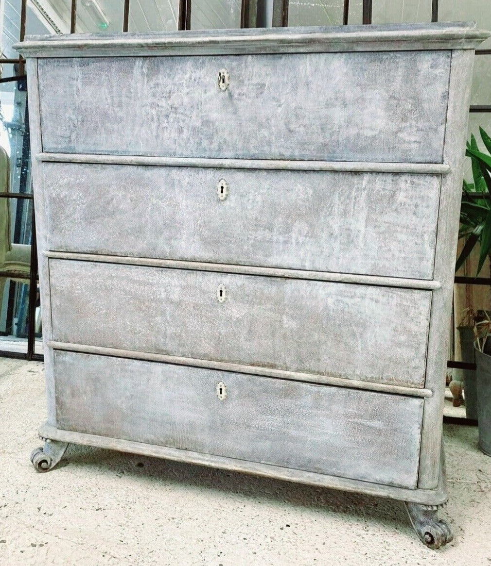 Early 19th century Swedish commode - secretariat chest