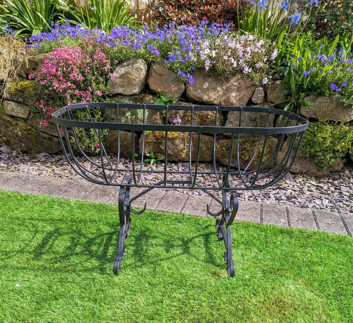 VINTAGE METAL WIRE STAND PLANTER POT HOLDER