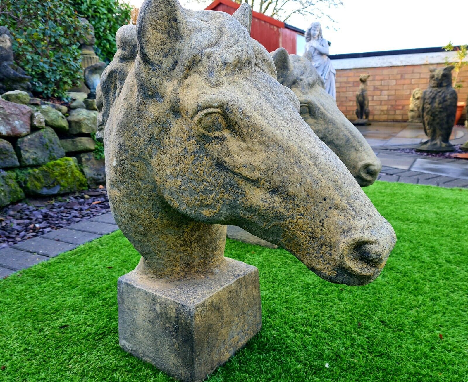 Pair of horse head garden ornaments English stone - Free UK Delivery