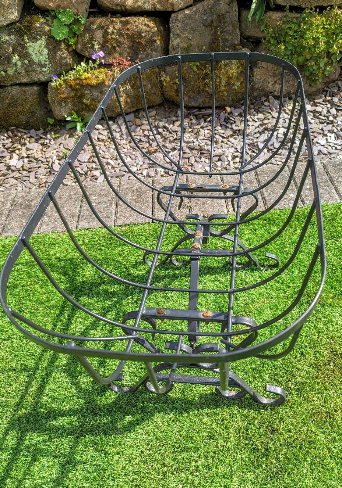 VINTAGE METAL WIRE STAND PLANTER POT HOLDER