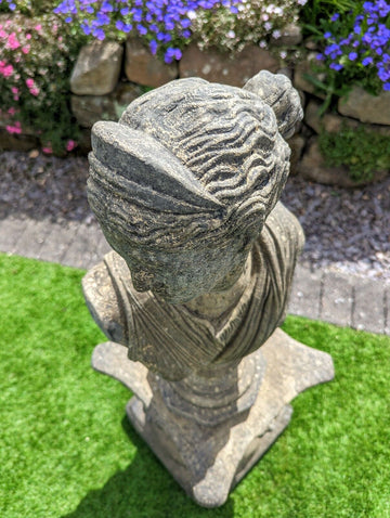 English stone Aphrodite garden ornament - Delivery available 0042