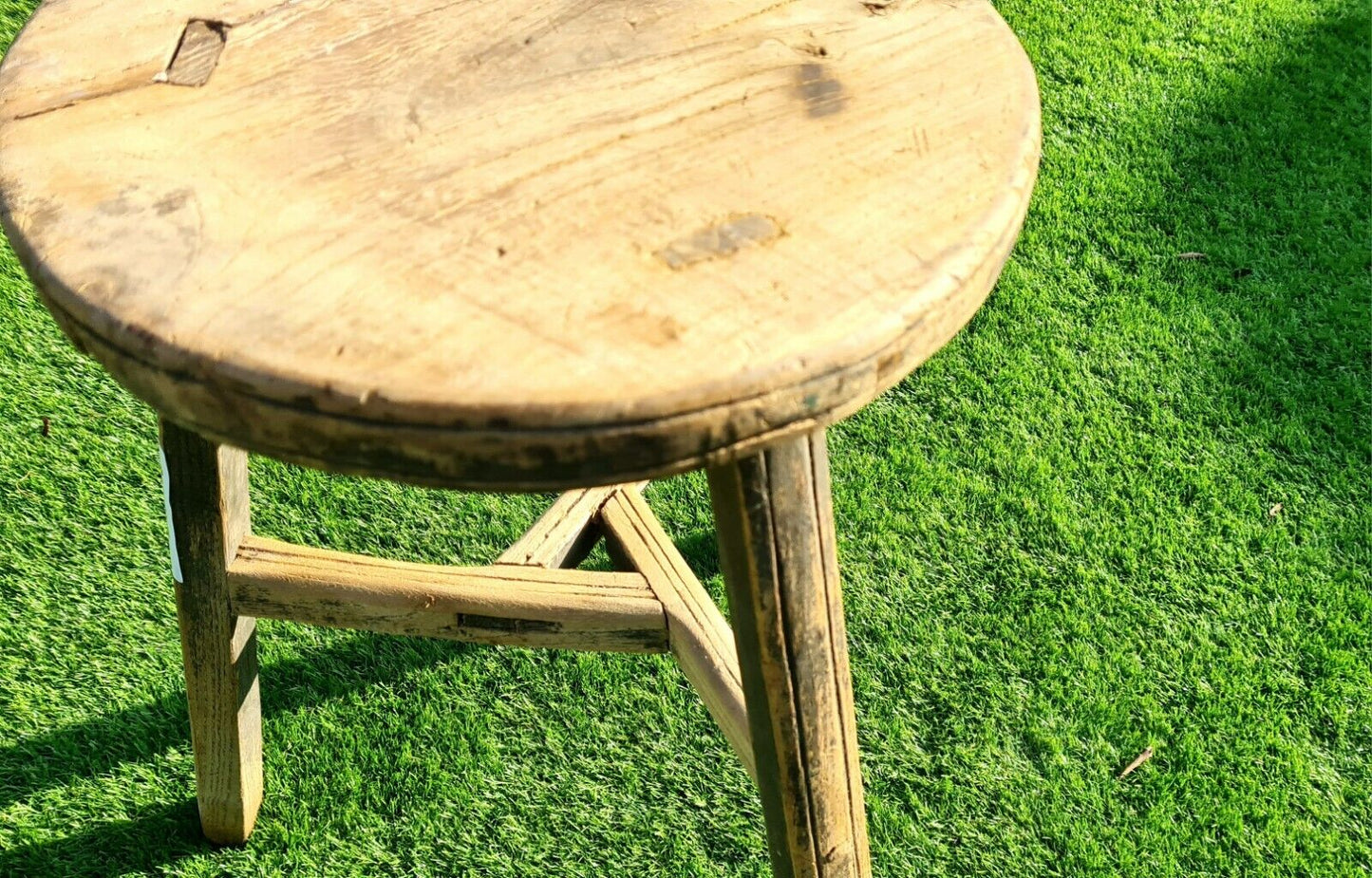 RECLAIMED ELM ROUND STOOL