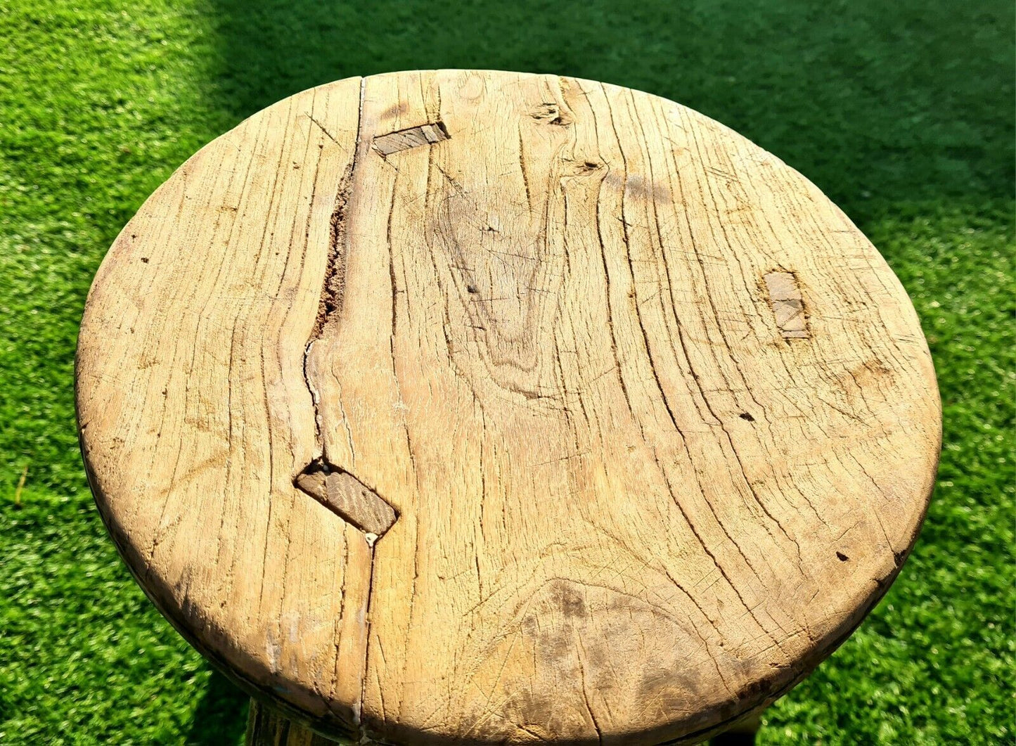 RECLAIMED ELM ROUND STOOL