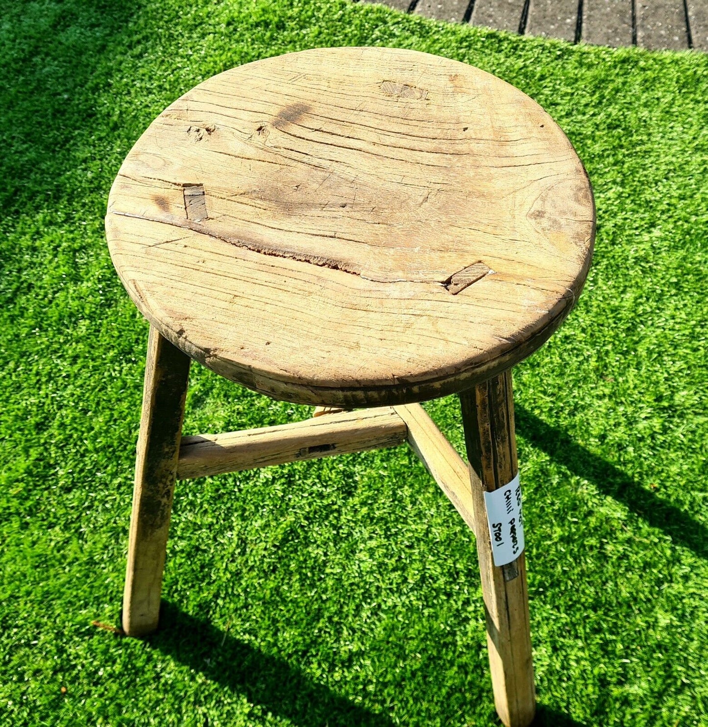 RECLAIMED ELM ROUND STOOL