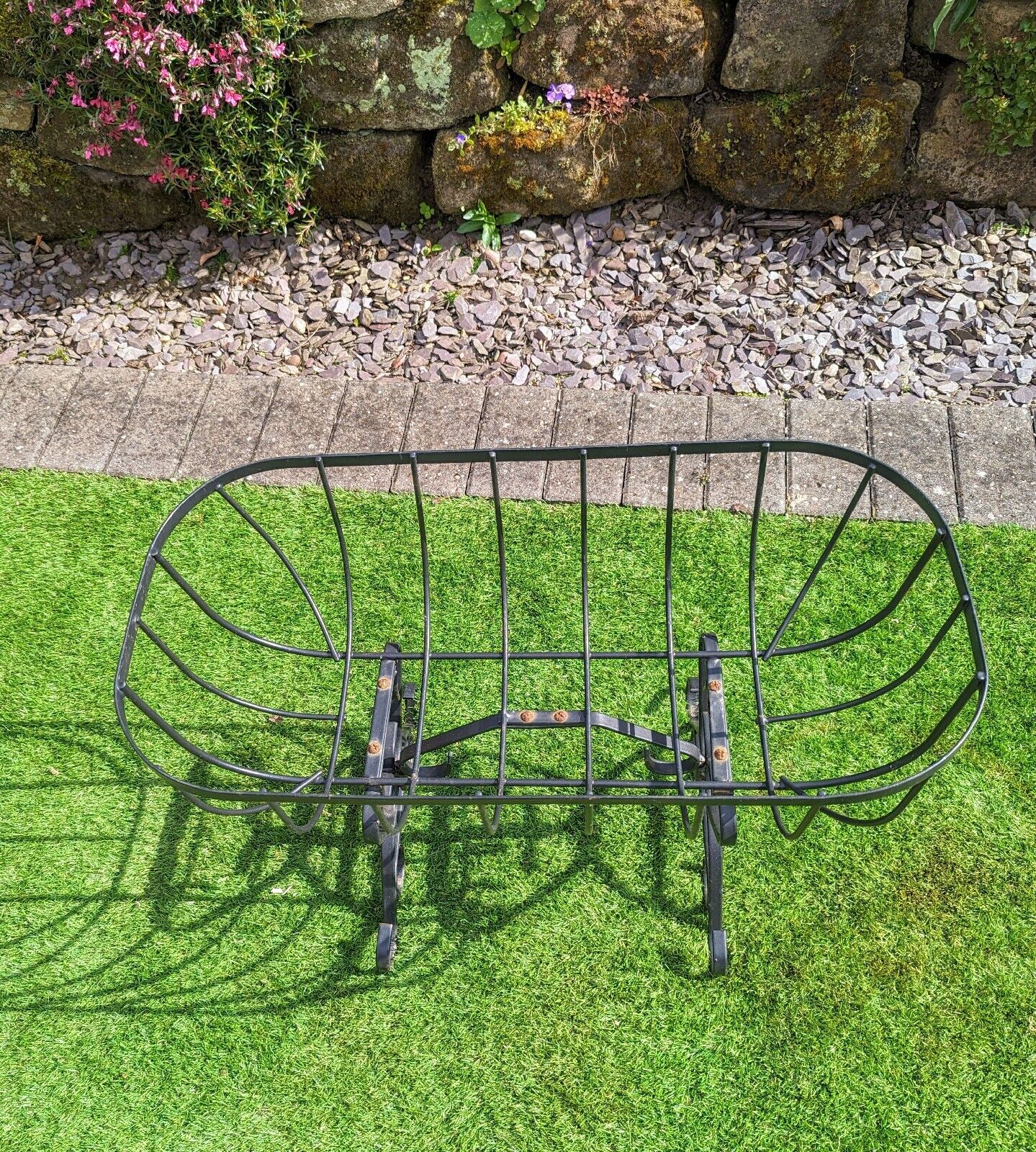 VINTAGE METAL WIRE STAND PLANTER POT HOLDER